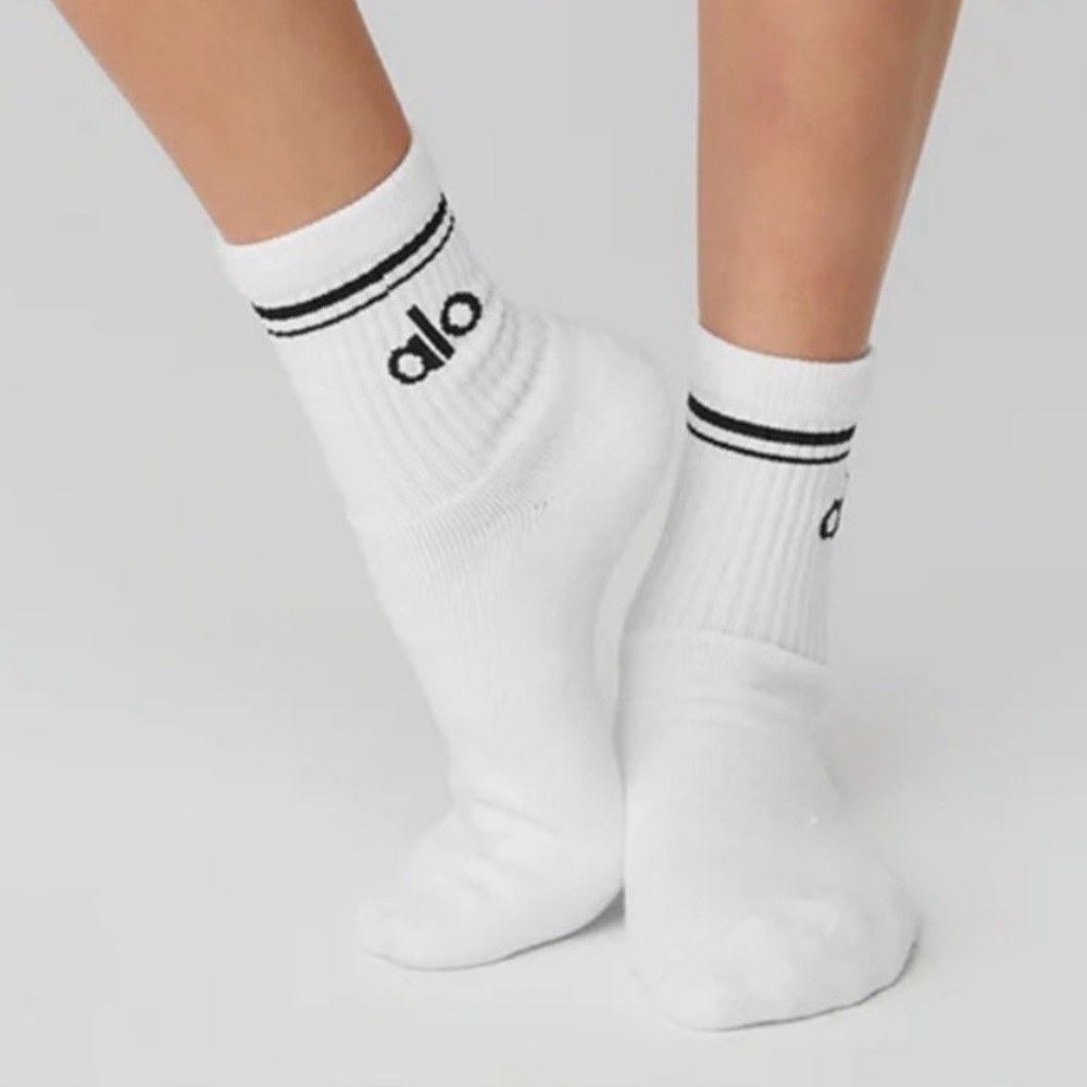 ALO Yoga New Half Crew Unisex Sock White - Grey Medium Ribbed Striped Thick